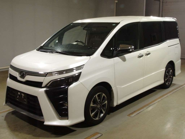TOYOTA VOXY 2019