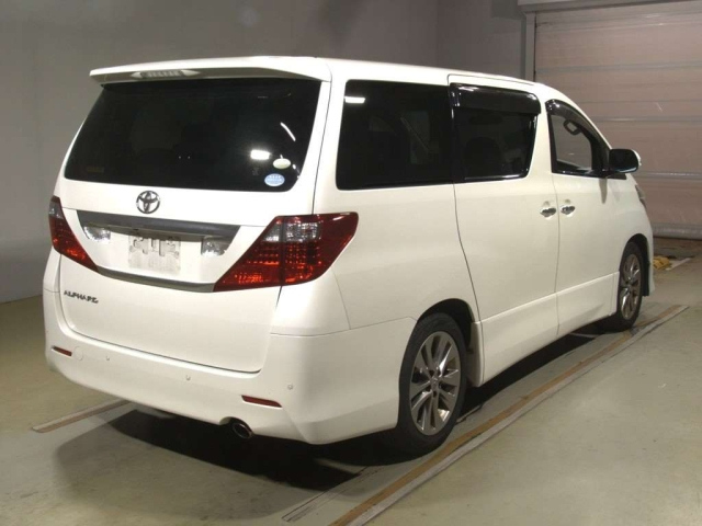 TOYOTA ALPHARD 2011