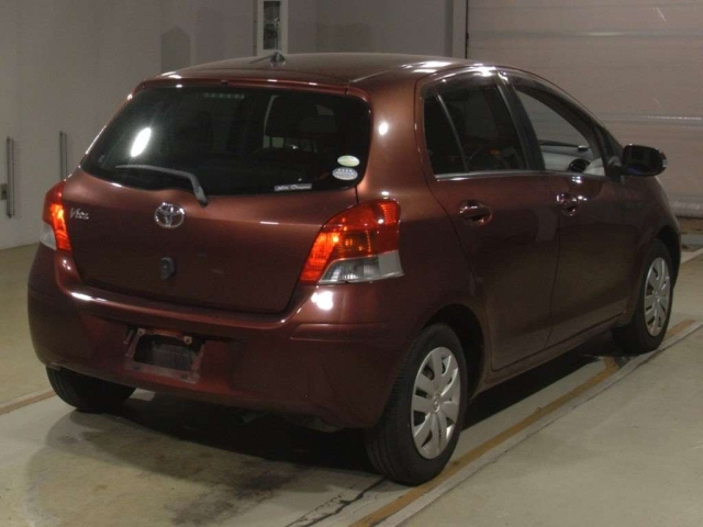 TOYOTA VITZ 2010