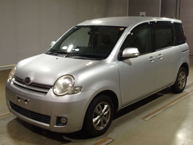 TOYOTA SIENTA 2011