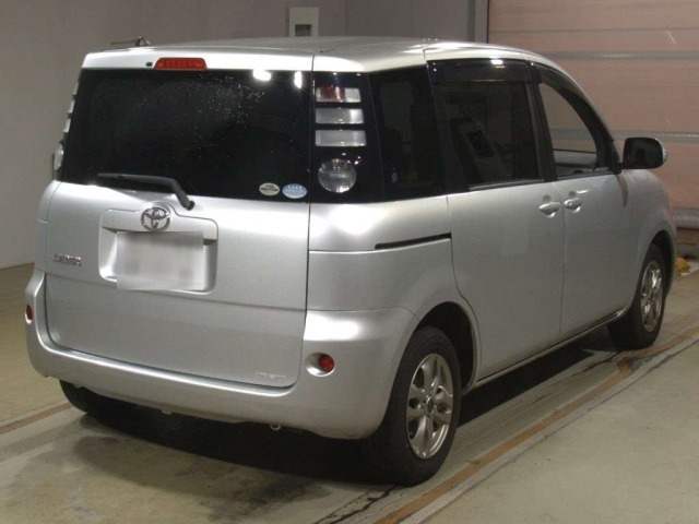 TOYOTA SIENTA 2011