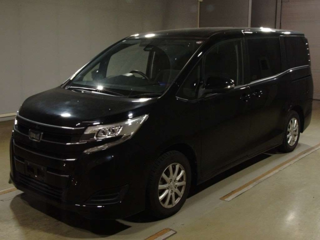 TOYOTA NOAH 2020
