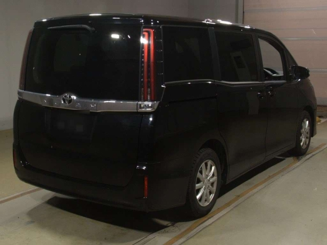 TOYOTA NOAH 2020