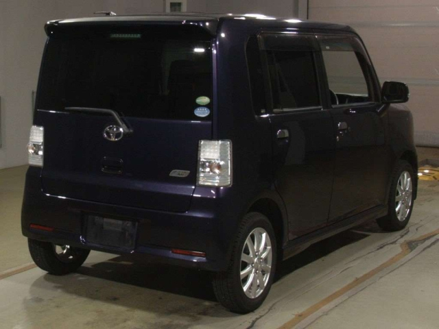 TOYOTA PIXIS SPACE 2012