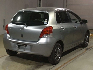 TOYOTA VITZ 2010