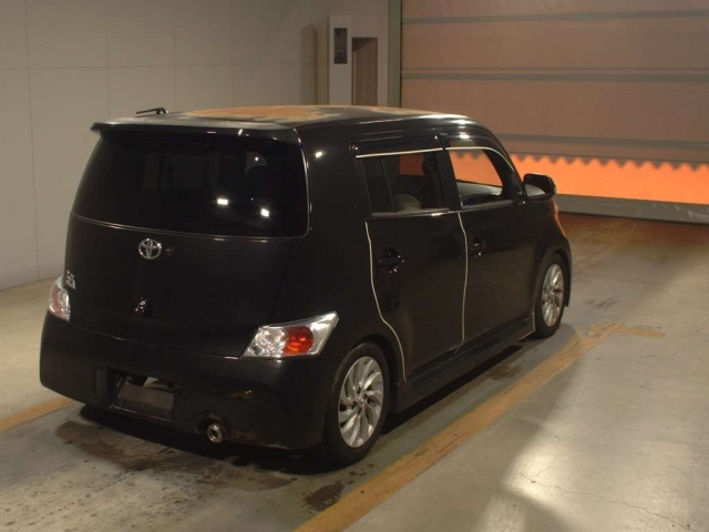 TOYOTA BB 2011