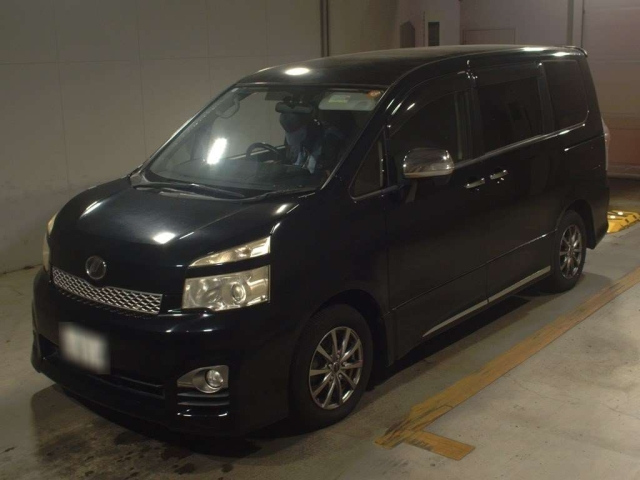 TOYOTA VOXY 2012