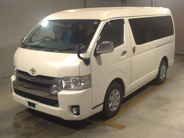 TOYOTA HIACE 2014