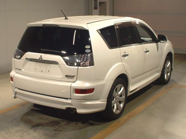 MITSUBISHI OUTLANDER 2011