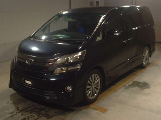 TOYOTA VELLFIRE 2013