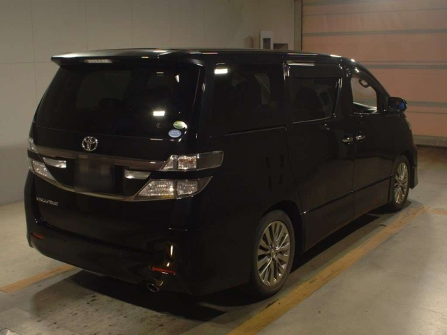 TOYOTA VELLFIRE 2013