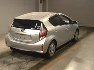TOYOTA AQUA 2019