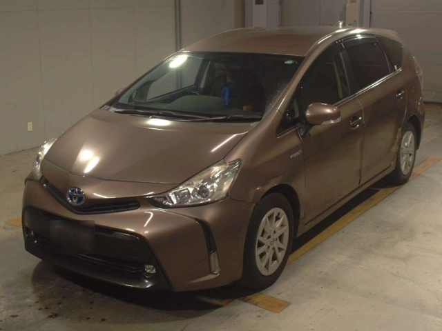 TOYOTA PRIUS ALPHA 2016