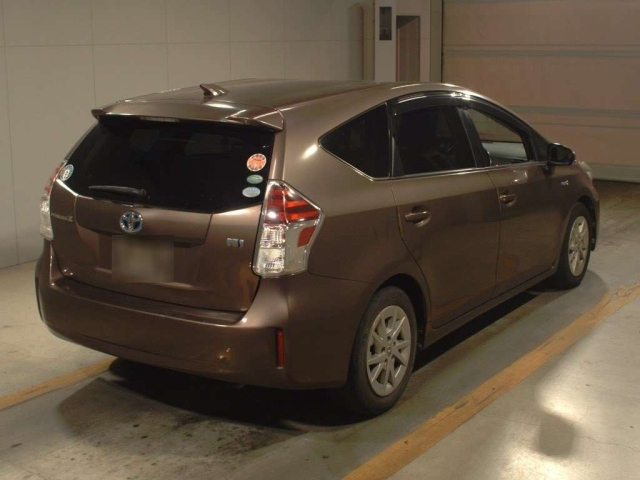 TOYOTA PRIUS ALPHA 2016