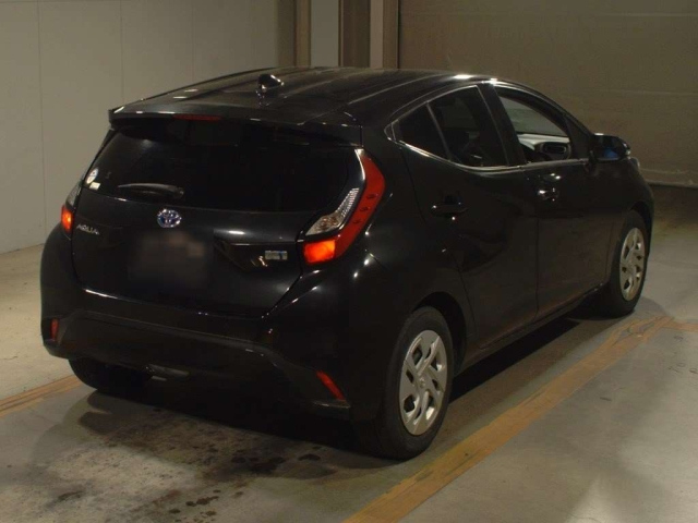 TOYOTA AQUA 2022