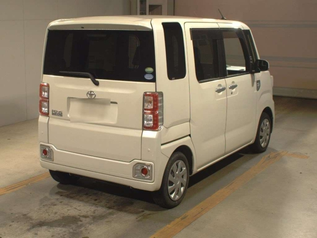 TOYOTA PIXIS MEGA 2020