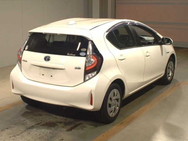 TOYOTA AQUA 2020