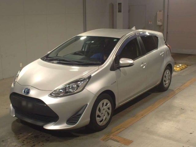 TOYOTA AQUA 2018