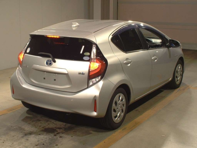 TOYOTA AQUA 2018