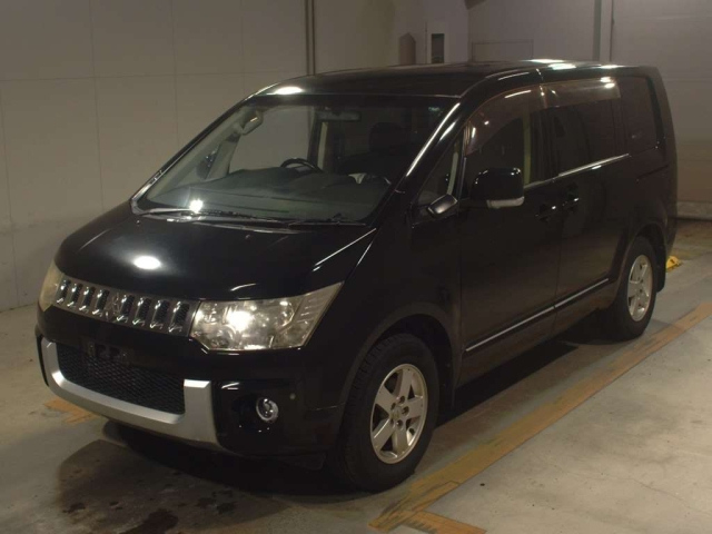 MITSUBISHI DELICA D5 2013