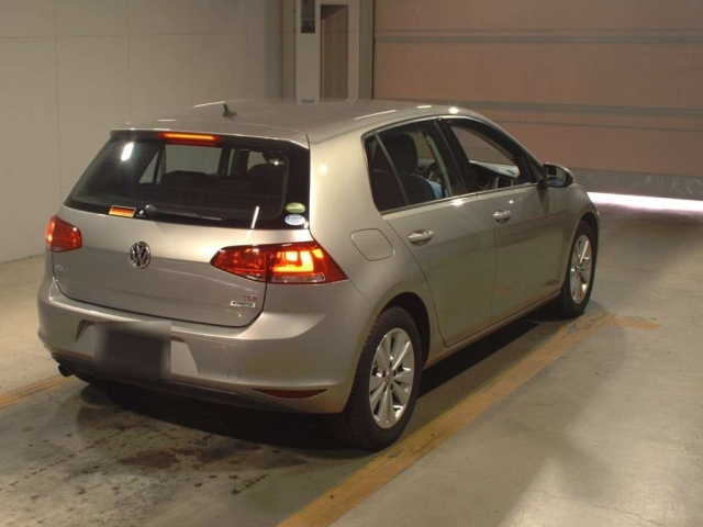 VOLKSWAGEN GOLF 2015