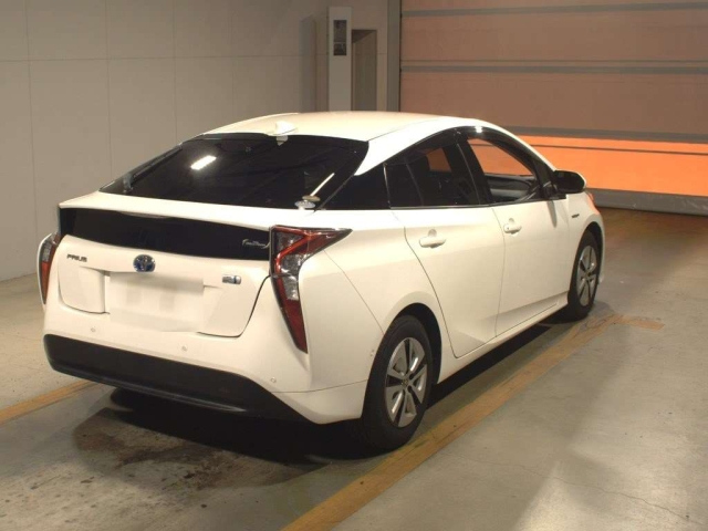 TOYOTA PRIUS 2018