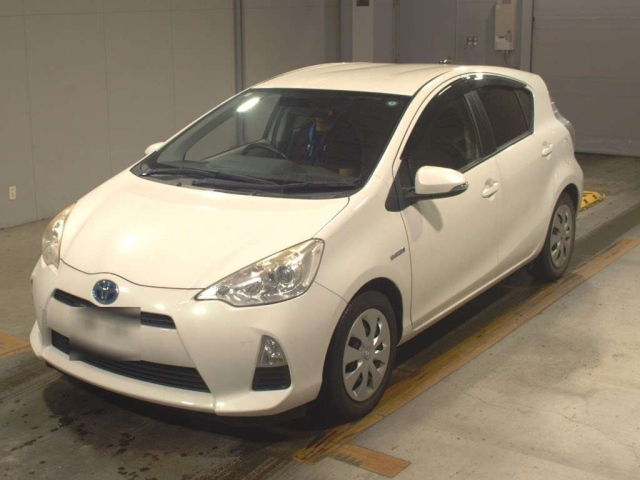 TOYOTA AQUA 2012