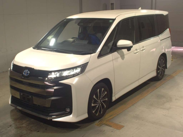 TOYOTA NOAH 2024