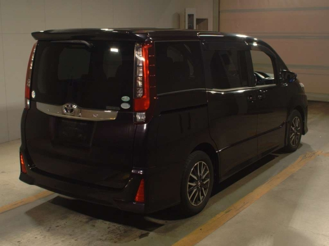 TOYOTA NOAH 2017