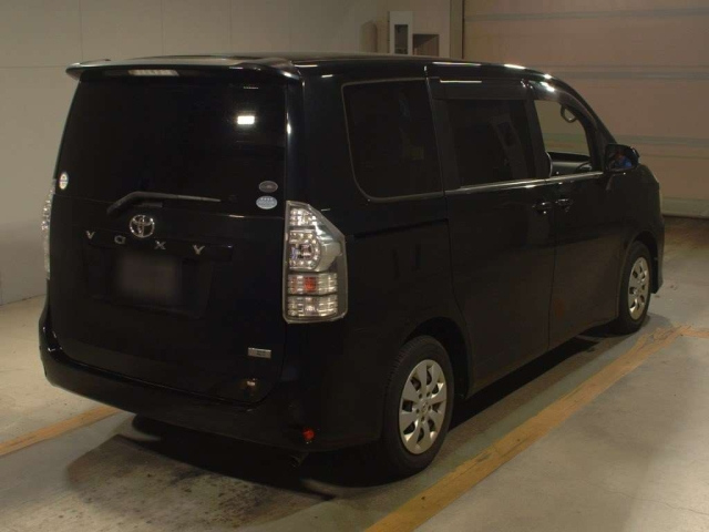 TOYOTA VOXY 2010