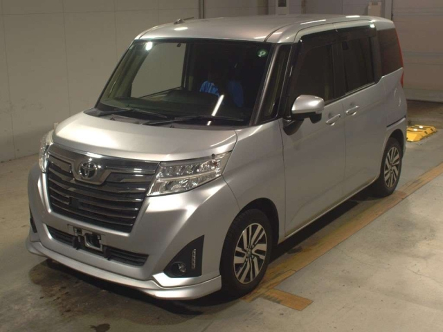 TOYOTA ROOMY 2017
