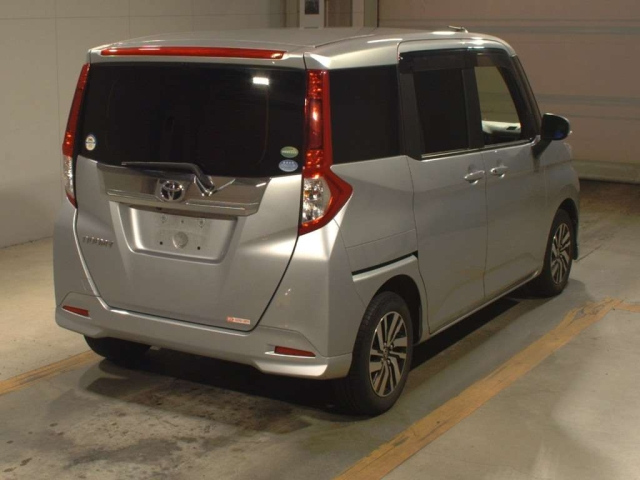 TOYOTA ROOMY 2017