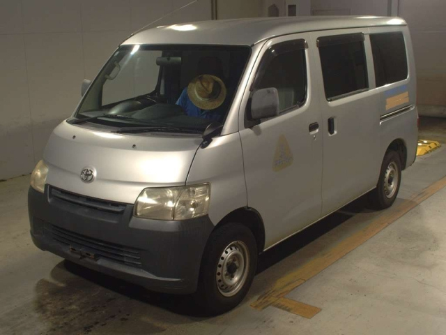 TOYOTA TOWN ACE VAN 2010