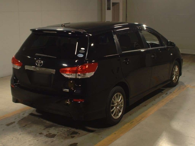 TOYOTA WISH 2010
