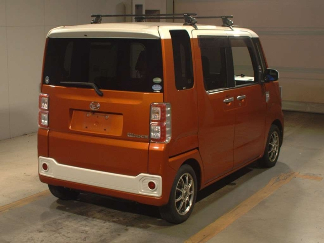 DAIHATSU WAKE 2015