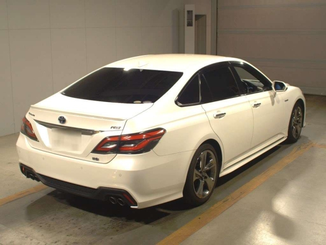TOYOTA CROWN 2018