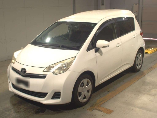 TOYOTA RACTIS 2013