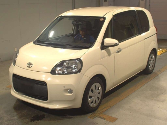TOYOTA PORTE 2014