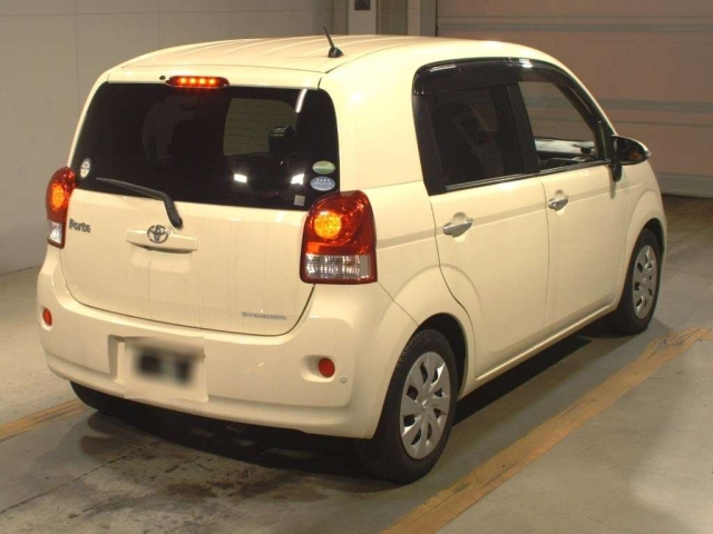 TOYOTA PORTE 2014