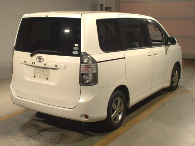 TOYOTA VOXY 2008