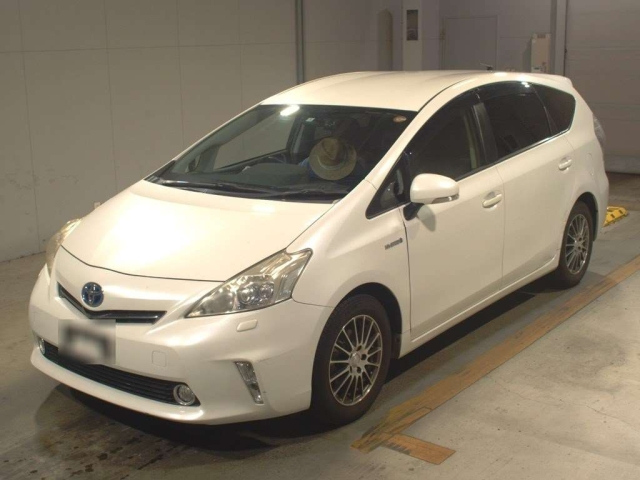 TOYOTA PRIUS ALPHA 2012