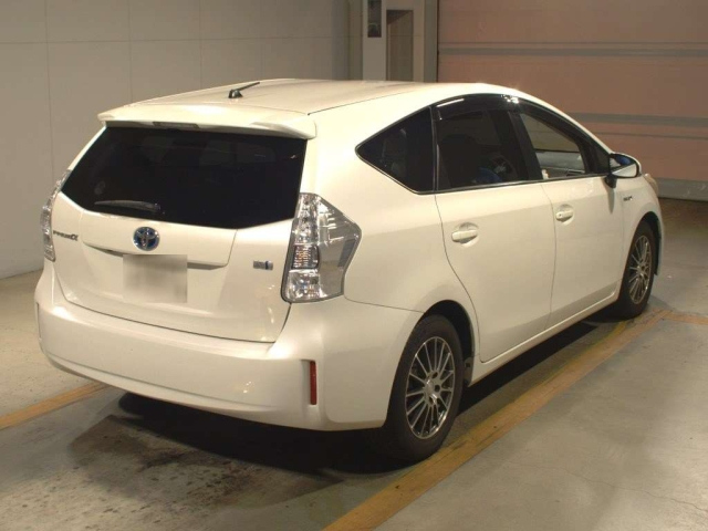 TOYOTA PRIUS ALPHA 2012