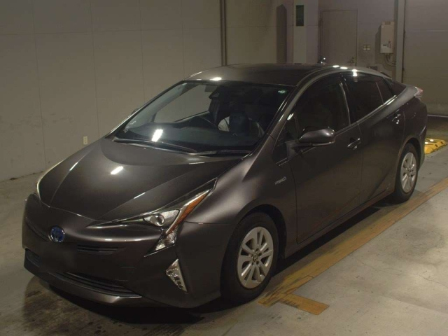 TOYOTA PRIUS 2016