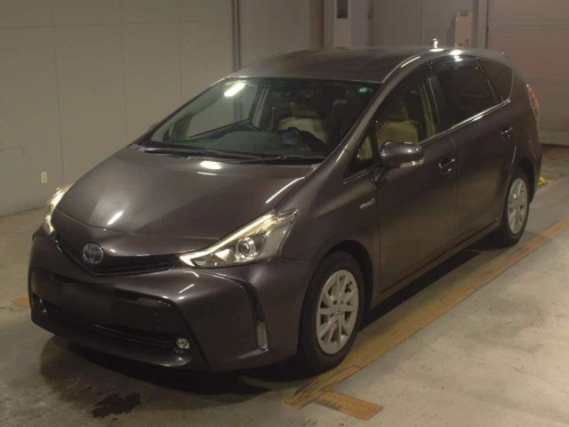 TOYOTA PRIUS ALPHA 2014