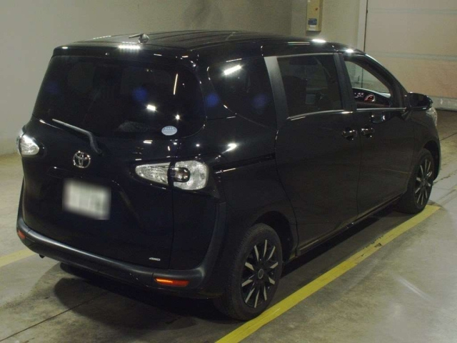 TOYOTA SIENTA 2016