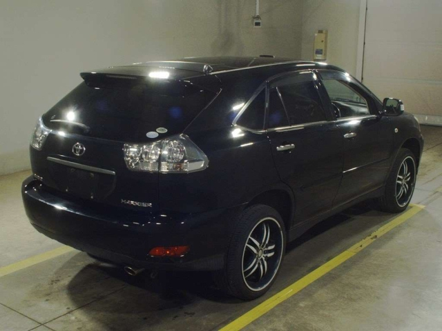TOYOTA HARRIER 2010