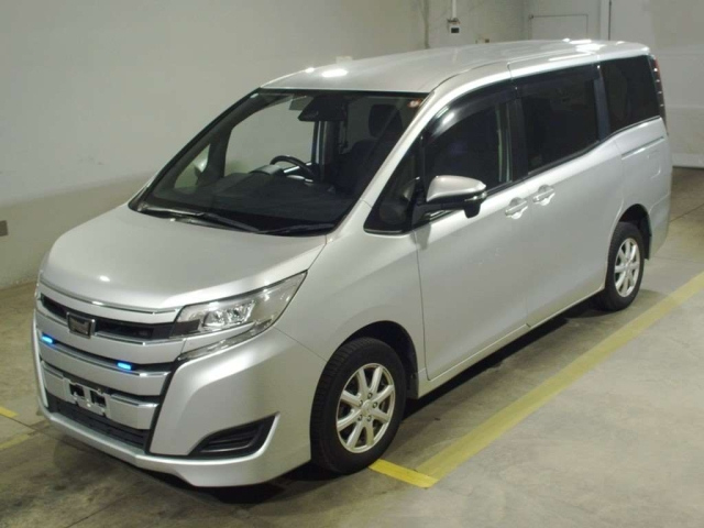 TOYOTA NOAH 2020