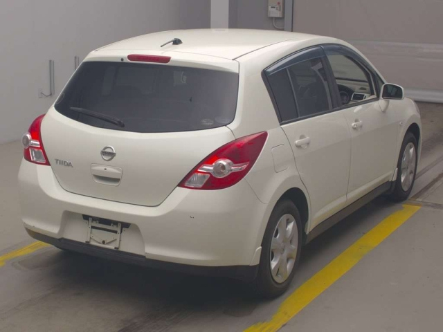 NISSAN TIIDA 2010