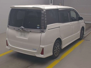 TOYOTA VOXY 2015