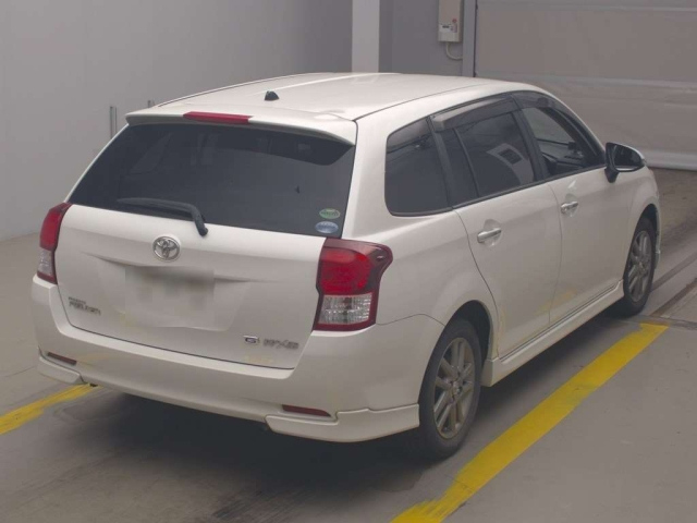 TOYOTA COROLLA FIELDER 2013